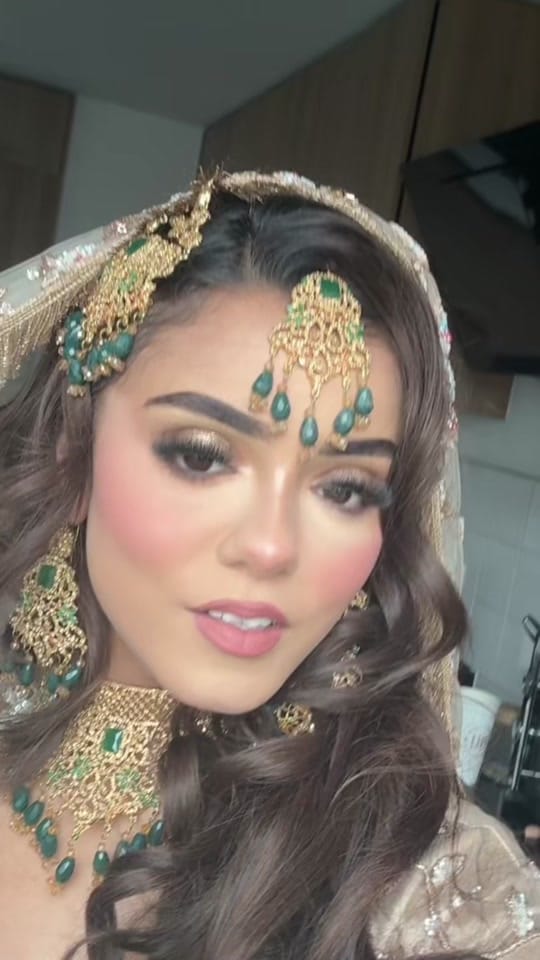 Post 3 by BeccaaMUA on TikTok (video)