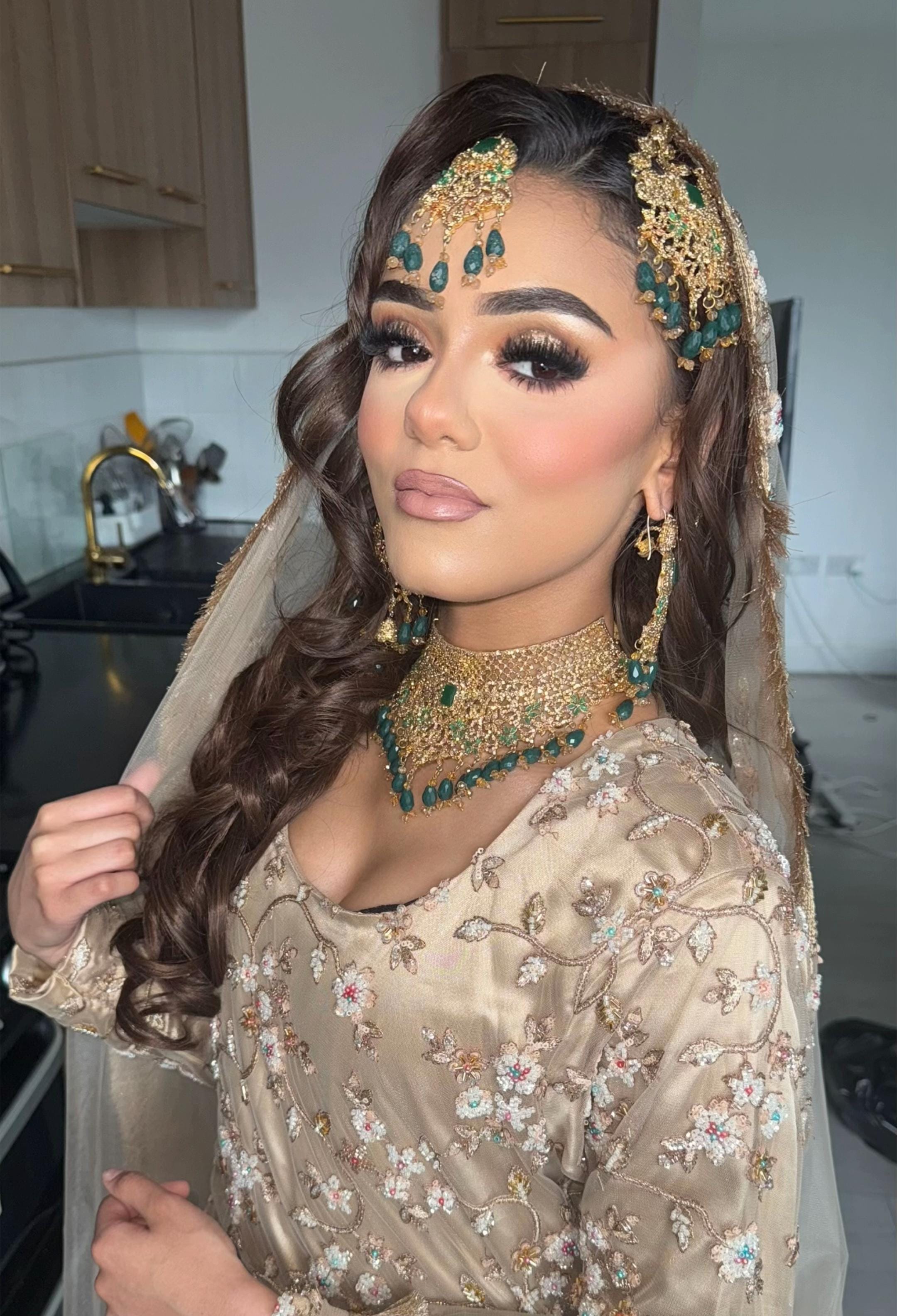 Post 4 by BeccaaMUA on TikTok (video)