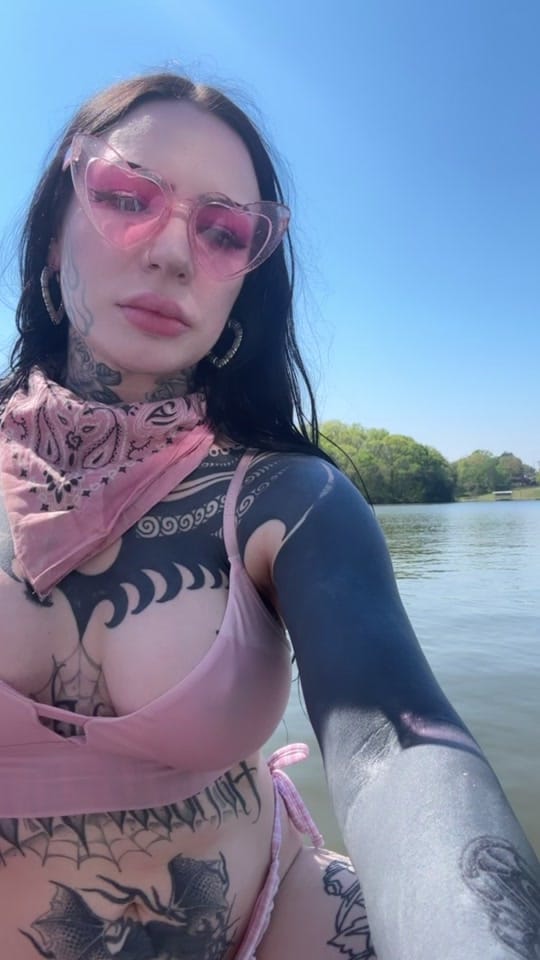 Post 5 by 𝕍𝕚𝕧𝕚𝕒𝕟 𝕃𝕠𝕣𝕖 on TikTok (video)