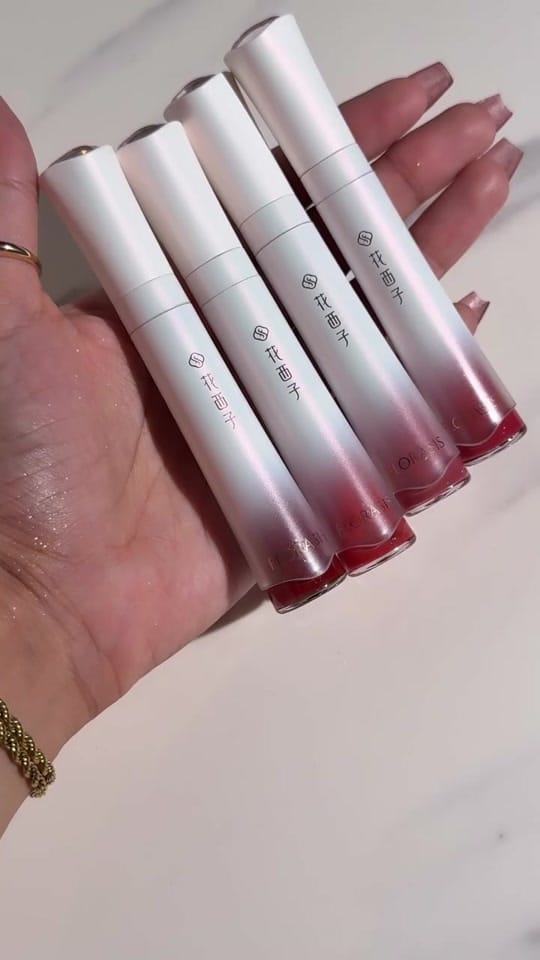Post 4 by FlorasisMakeup on TikTok (video)