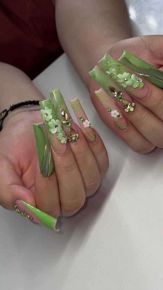 Post 6 by Puff pretty nails on TikTok (video)