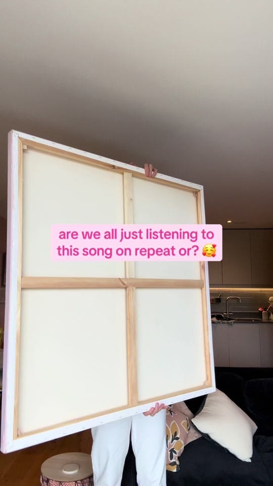 Post 9 by elllpaints🌻 | curly artist🌀 on TikTok (video)