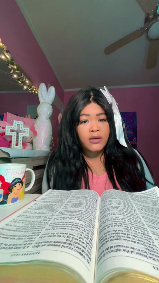 Post 6 by Tia & Tamera on TikTok (video)