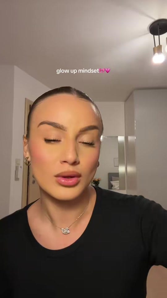 Post 7 by Aylin Wtr on TikTok (video)