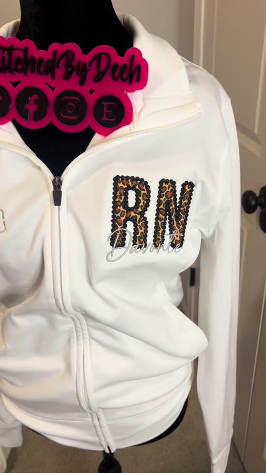 Post 2 by Deeh | Embroidery 🪡🧵❤️ on TikTok (video)