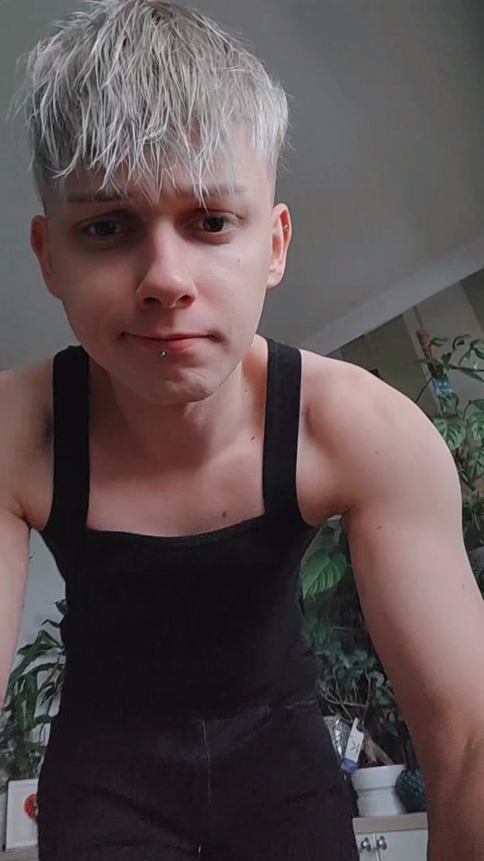 Post 8 by Creyzoll on TikTok (video)