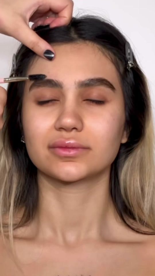 Post 3 by London makeup artist 🇬🇧 on TikTok (video)