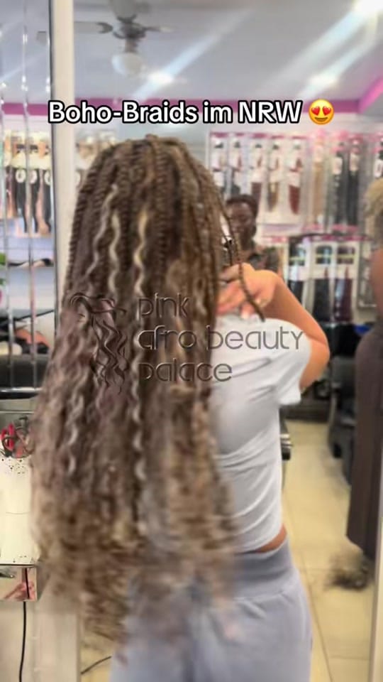 Post 1 by pinkafrobeautypalace on TikTok (video)