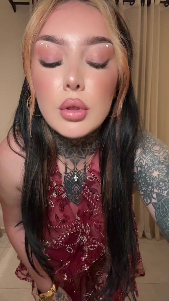 Post 3 by Valentina🖤 on TikTok (video)