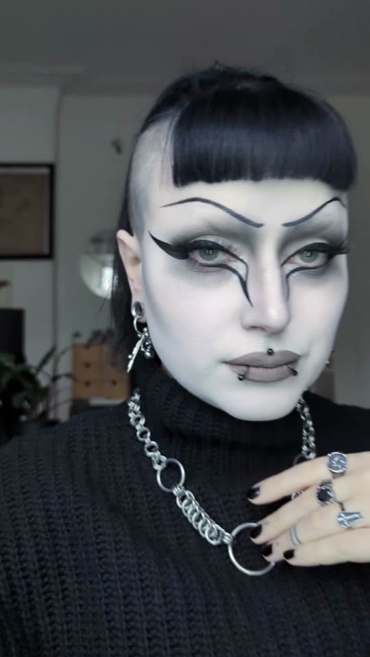Post 2 by lilachris on TikTok (video)