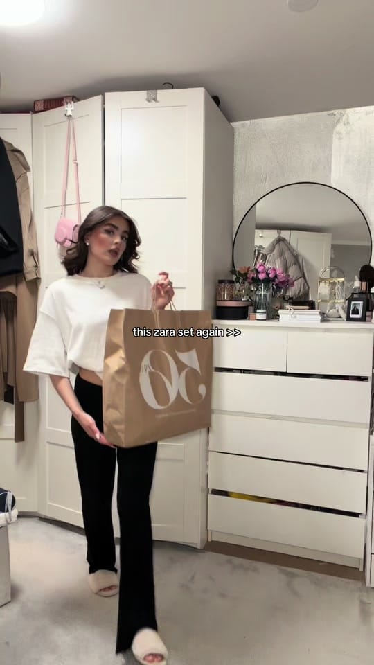 Post 3 by Emel Dilara on TikTok (video)