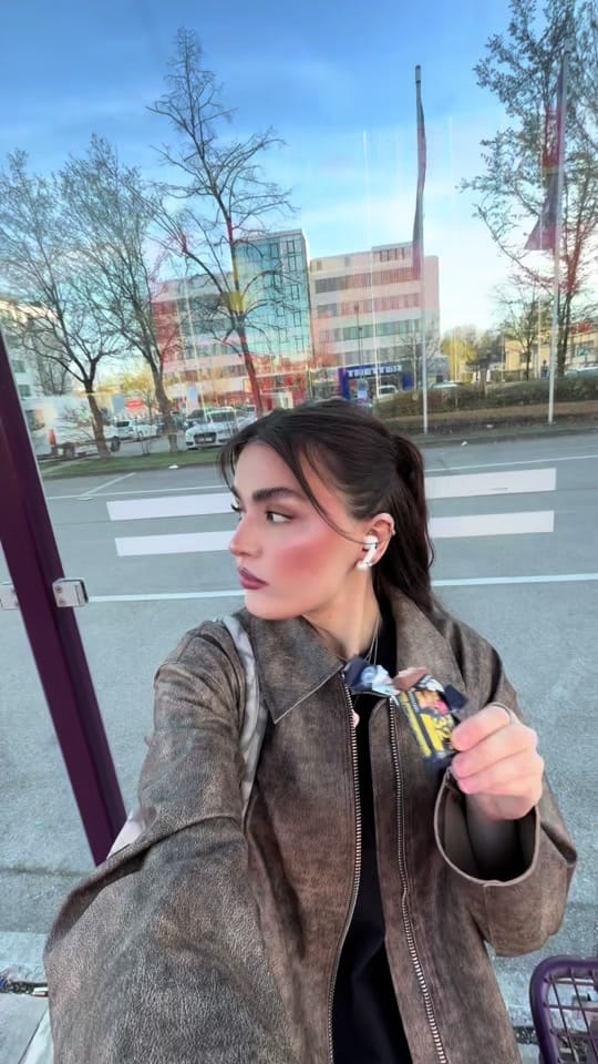 Post 6 by Emel Dilara on TikTok (video)