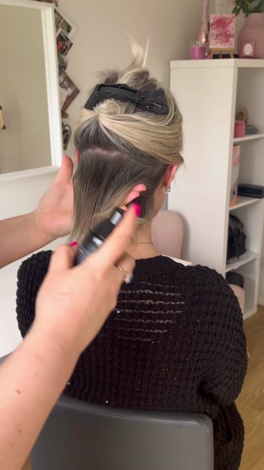 Post 9 by Vicky Jiggens Hair & Makeup on TikTok (video)