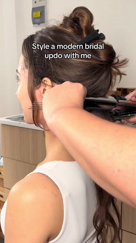 Post 5 by Vicky Jiggens Hair & Makeup on TikTok (video)