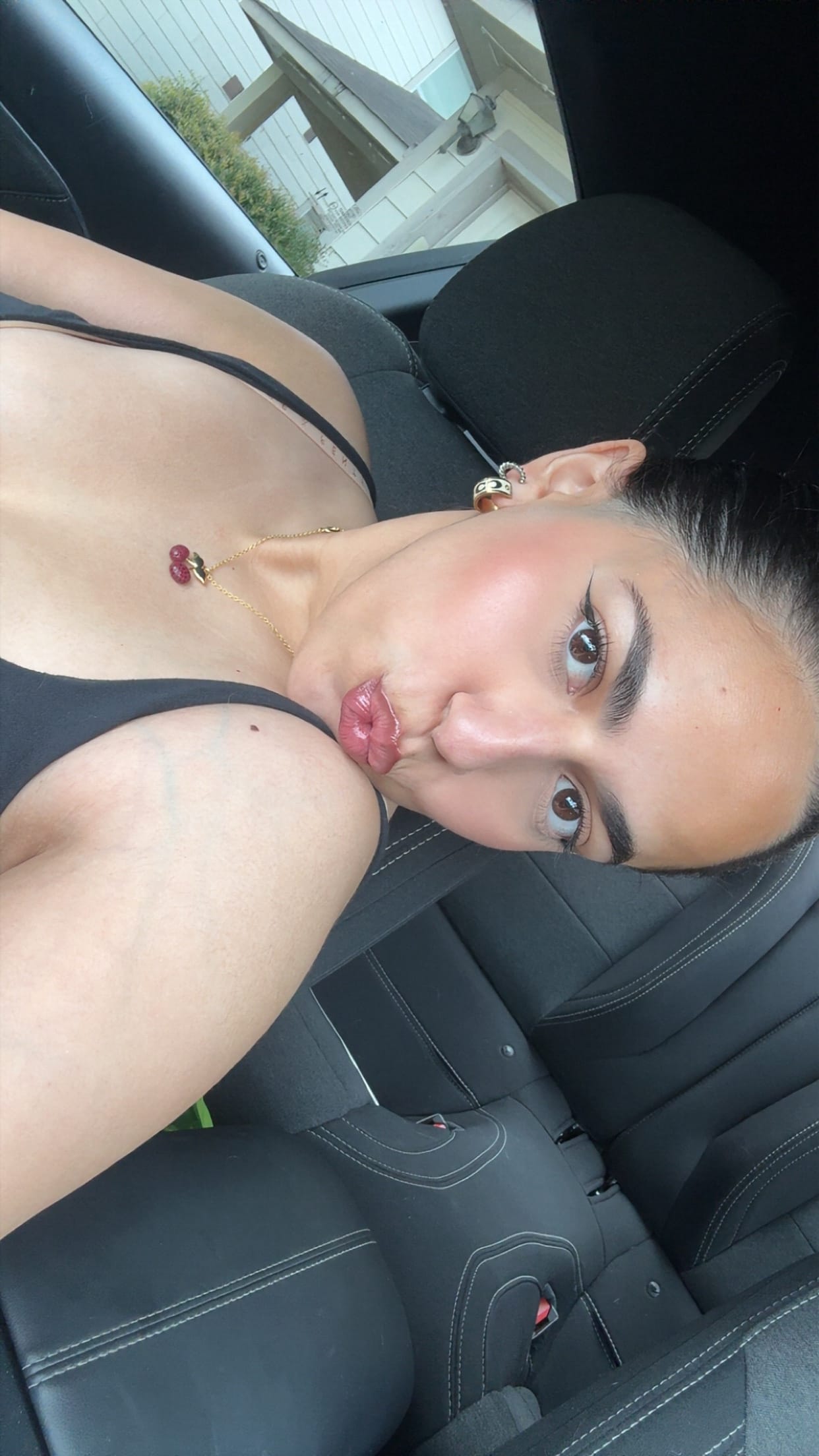 Post 2 by Vivi 🫧🧸 on TikTok (video)