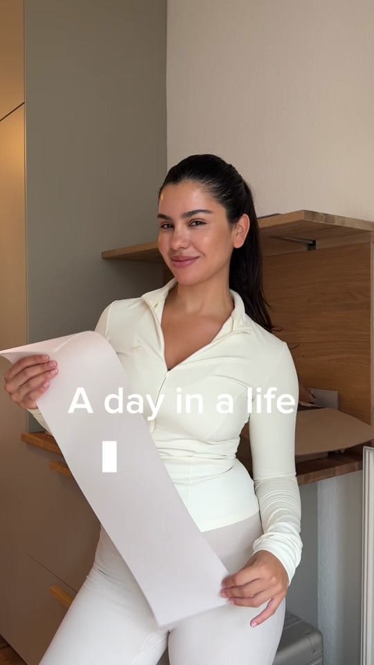 Post 4 by Bella Emar on TikTok (video)