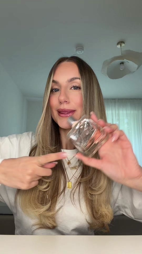 Post 2 by oliviasrmk on TikTok (video)