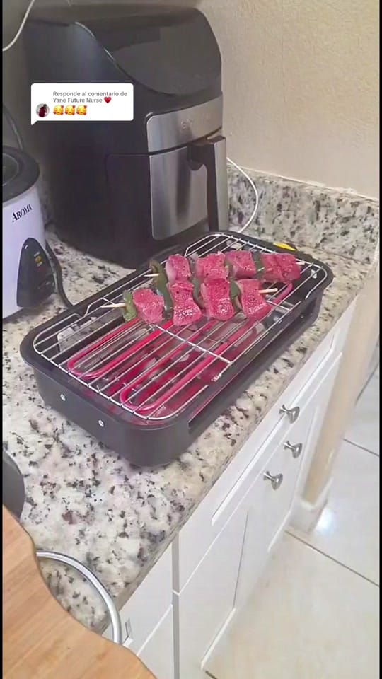 Post 2 by Yanet Marañon on TikTok (video)