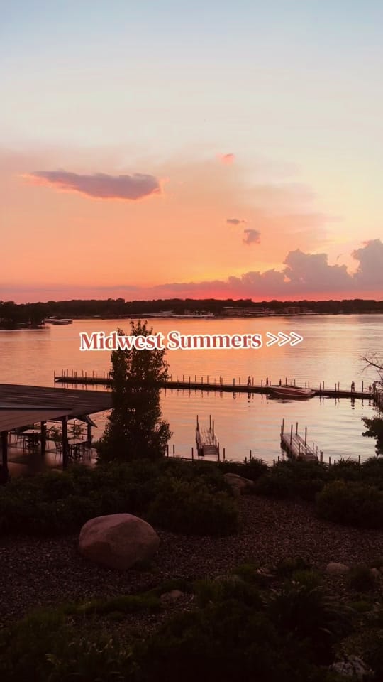 Post 1 by Holly Mae on TikTok (video)