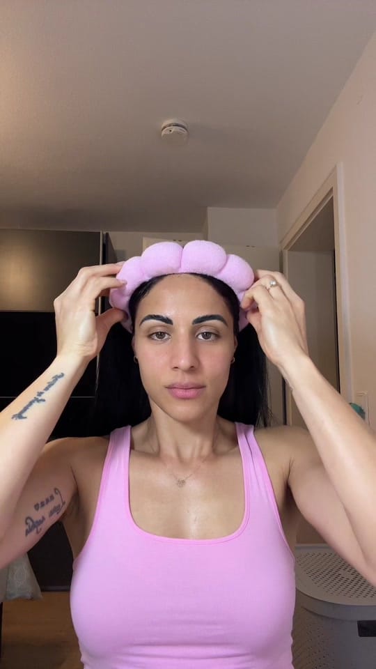 Post 4 by C l a u d i a on TikTok (video)