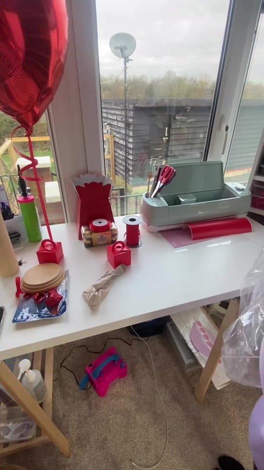 Post 7 by Luna Balloonz on TikTok (video)