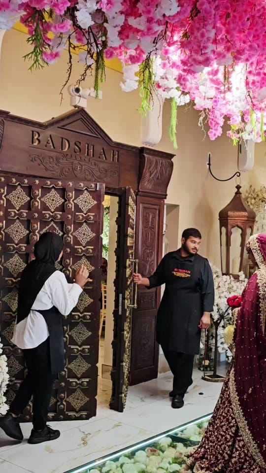 Post 8 by Badshah Palace on TikTok (video)