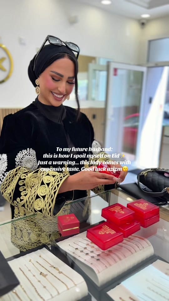 Post 1 by Hadis Noori on TikTok (video)
