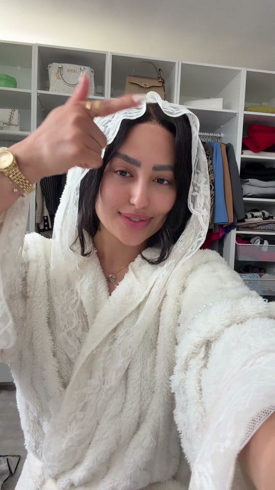 Post 4 by Hadis Noori on TikTok (video)