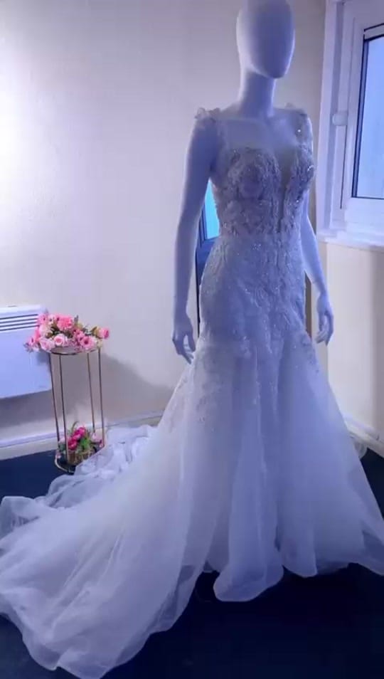 Post 10 by Erisuitt on TikTok (video)