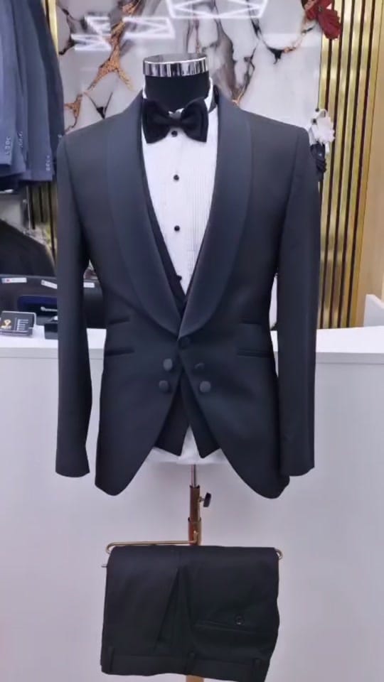 Post 9 by Erisuitt on TikTok (video)