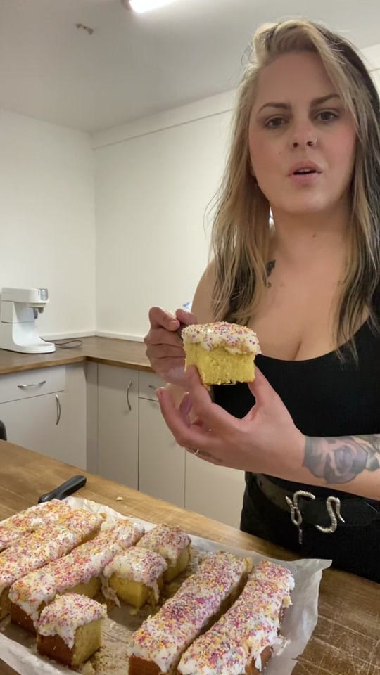 Post 2 by LilyRoseCakes-Claire on TikTok (video)