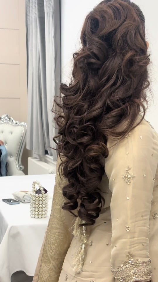 Post 3 by exclusivemoments._ on TikTok (video)