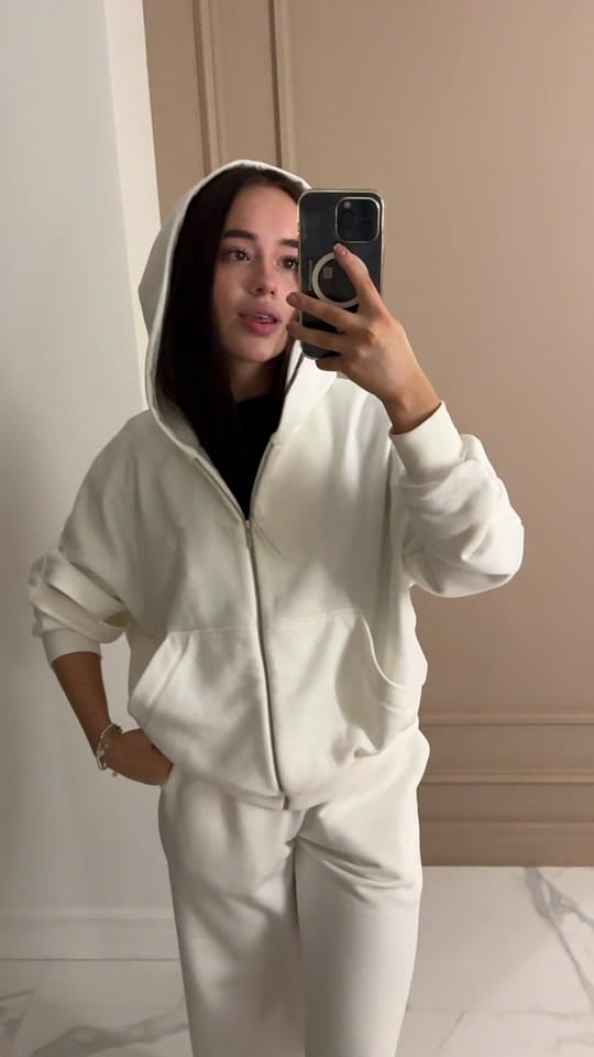 Post 3 by Nadiia | Content & UGC creator on TikTok (video)