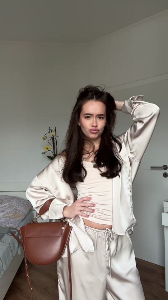 Post 8 by Nadiia | Content & UGC creator on TikTok (video)