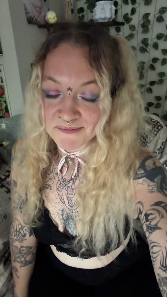Post 5 by 3eggsinatrenchcoat on TikTok (video)