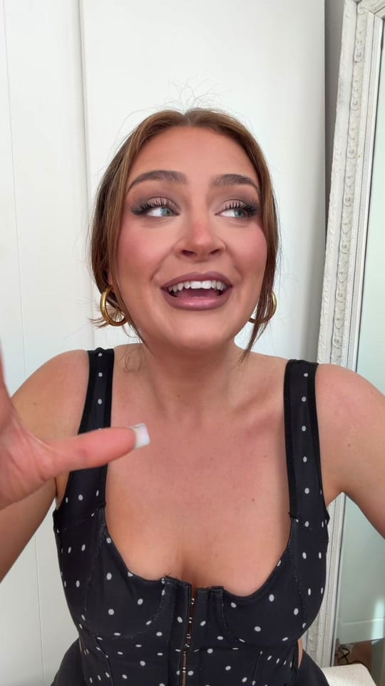 Post 9 by 𝑀𝒾𝒸𝒽𝑒𝓁𝓁𝑒 on TikTok (video)