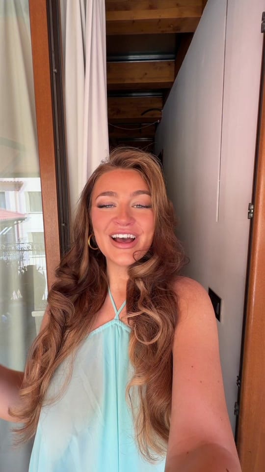 Post 1 by 𝑀𝒾𝒸𝒽𝑒𝓁𝓁𝑒 on TikTok (video)