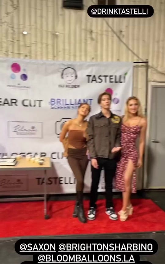 Post 8 by thesharbinos on TikTok (video)