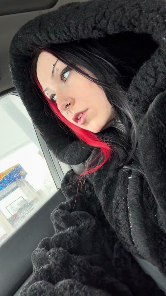 Post 9 by Lizz Zealia 🕸🖤 on TikTok (video)
