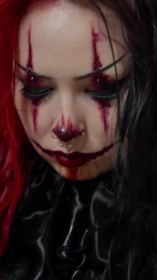 Post 6 by Lizz Zealia 🕸🖤 on TikTok (video)