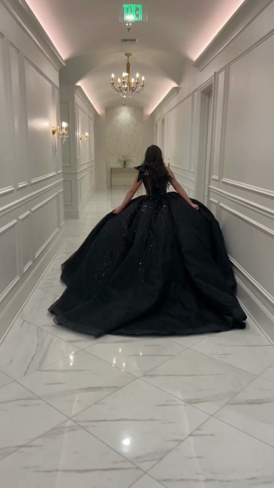 Post 9 by Mayra on TikTok (video)