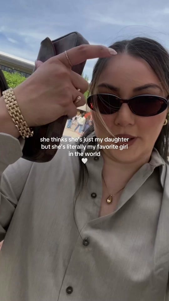 Post 5 by Mayra on TikTok (video)