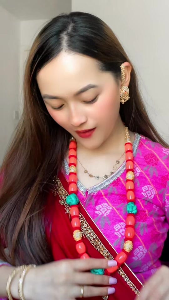 Post 4 by Elina-grg🌸 on TikTok (video)