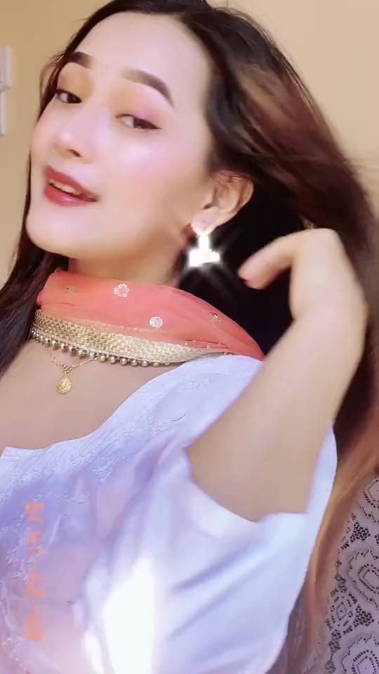 Post 6 by Elina-grg🌸 on TikTok (video)