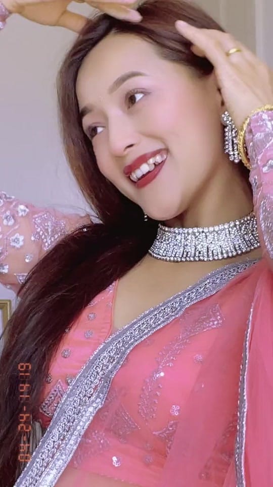 Post 7 by Elina-grg🌸 on TikTok (video)