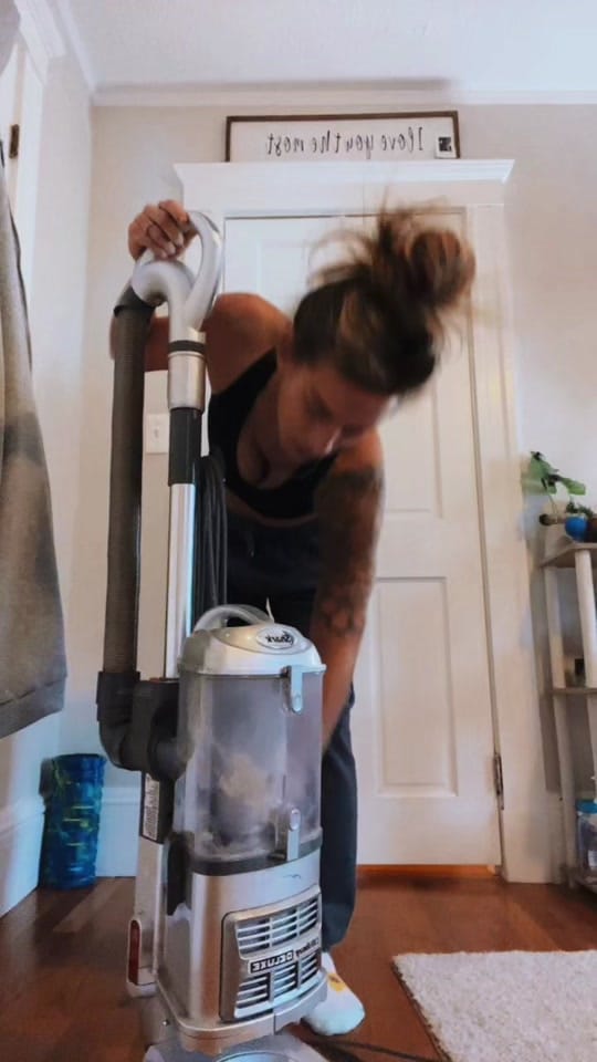 Post 9 by Janine on TikTok (video)