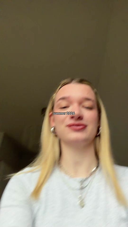 Post 6 by Lara on TikTok (video)