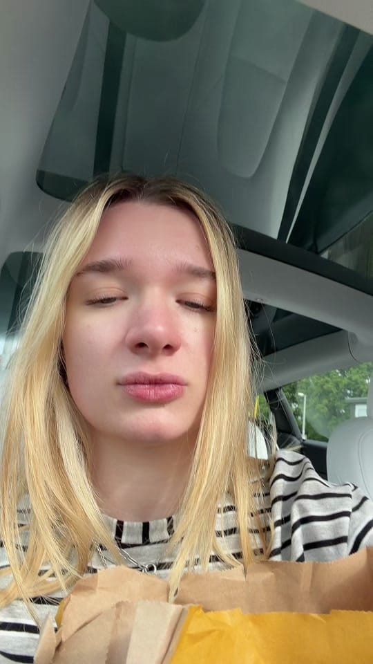 Post 9 by Lara on TikTok (video)