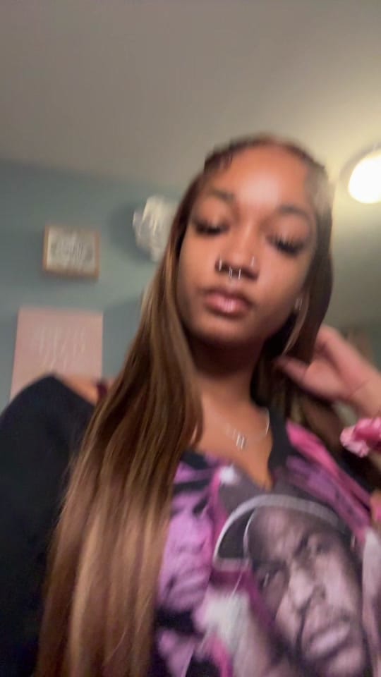 Post 2 by E-RAEEE…🍒😍 on TikTok (video)