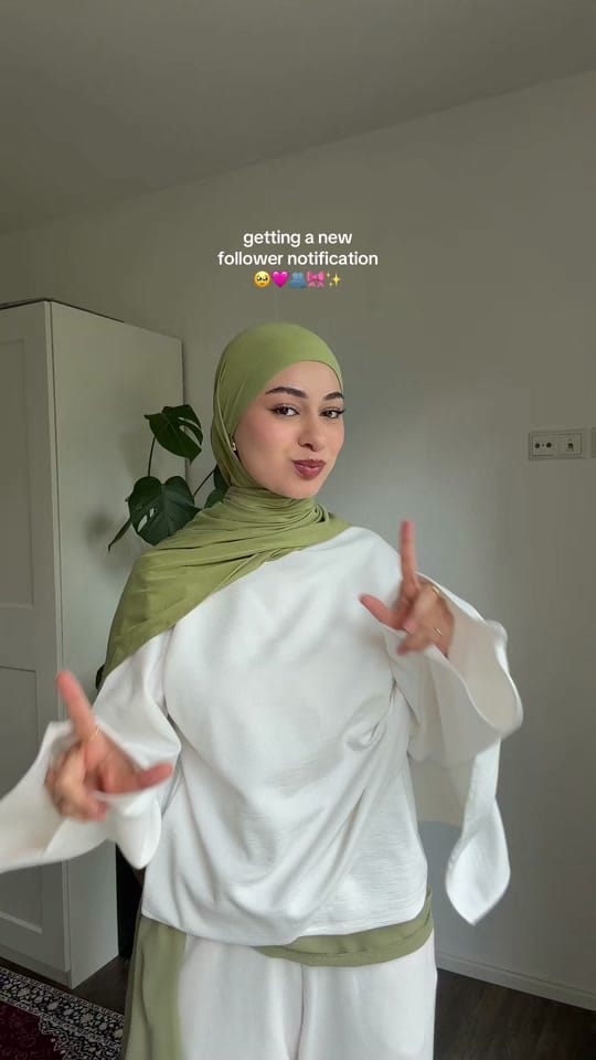 Post 6 by aleyna on TikTok (video)